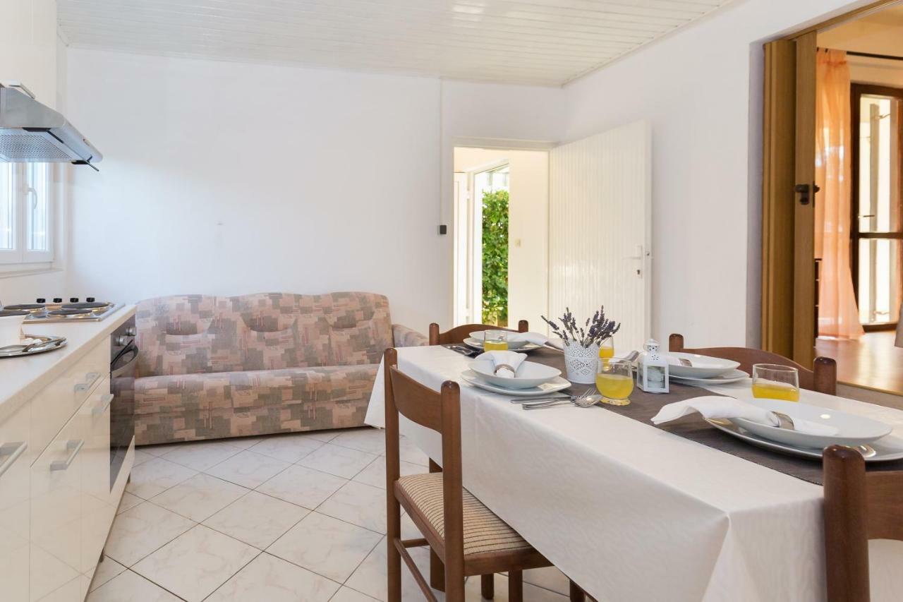 Cozy Apartment Josipa Privlaka  Buitenkant foto
